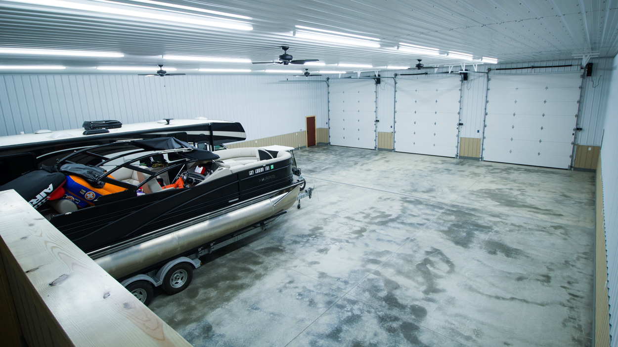 Huge-Garage-Interior-2757-1