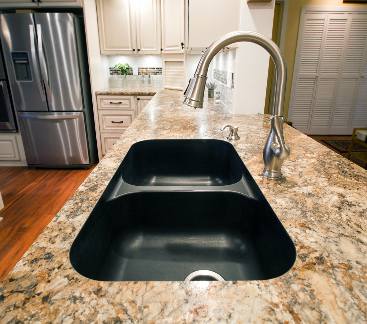 undermount,sink,faucet,countertop,counter,granite,custom,cabinet,spice,rack,cutting,board,drawers,remodel,install